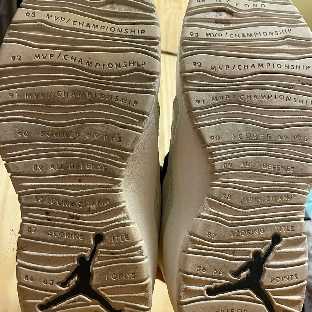 Jordan 9 - Picture 3 of 3